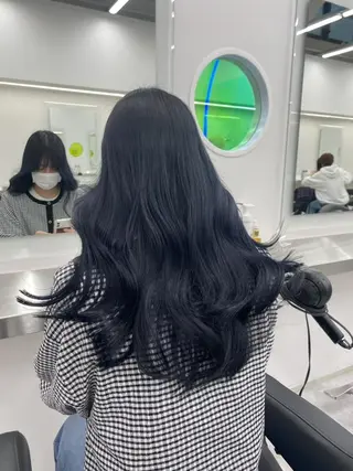 カラー 🩶透髪×モテ髪🩶 池袋SHE🏹🩶のヘアスタイル