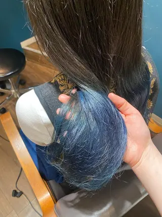 カラー 大形 誉のヘアスタイル