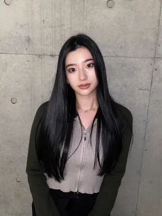 ロング カラー 飯ヶ谷 成海のヘアスタイル