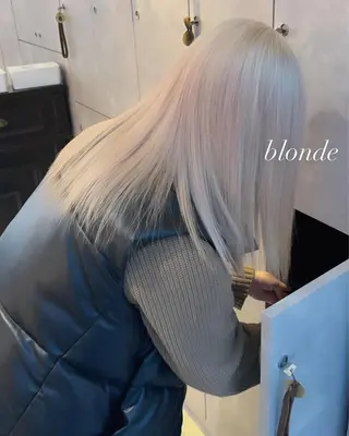 セミロング 💜ハイトーン💛 マジカルかいちゃんのヘアスタイル