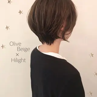 ショート カラー 市川 千夏のヘアスタイル