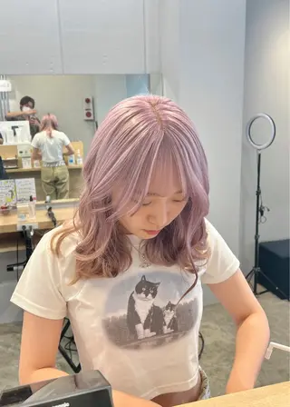 ミディアム カラー ブリーチ毛の縮毛矯正 ハイトーン/岡本智樹のヘアスタイル