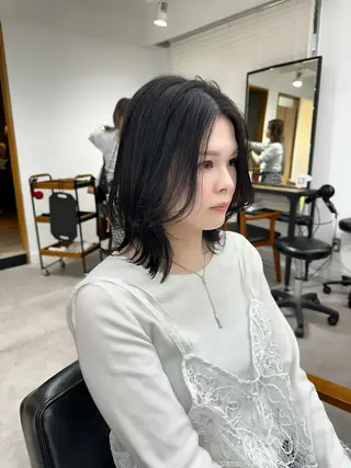 ミディアム カラー パーマ ヘアアレンジ メンズ キッズ レイヤーカット／ 巻ける縮毛矯正のヘアスタイル