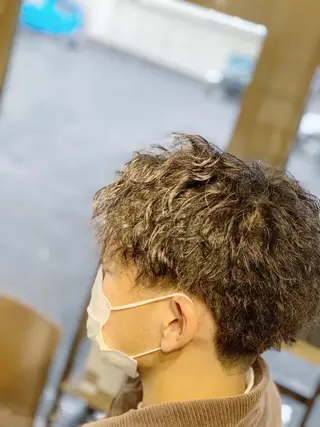 ショート メンズスタイル バレイヤージュ　齋藤のヘアスタイル