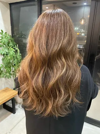 ロング la fith hair too.所属・la fith hinaのヘアスタイル