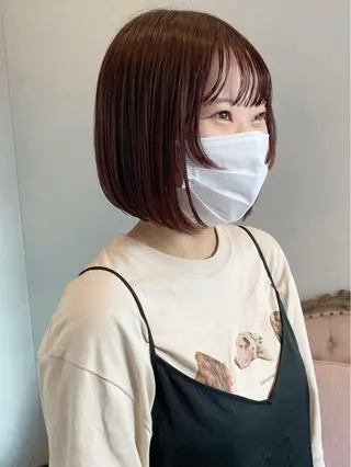 ミディアム SAKINO． ベージュカラーのヘアスタイル