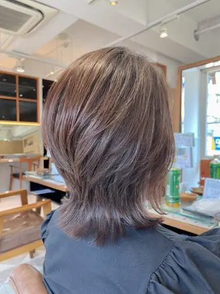 セミロング カラー やまだ まいのヘアスタイル