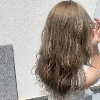ロング 岡野 真歩のヘアスタイル