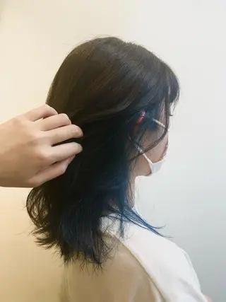 セミロング 岩谷 愛依のヘアスタイル