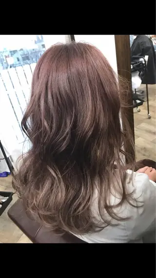 セミロング カラー 白髪ぼかしハイライト バレイヤージュヤマトのヘアスタイル