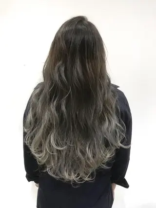 ロング ブリーチカラー☆ 再生トリートメントのヘアスタイル
