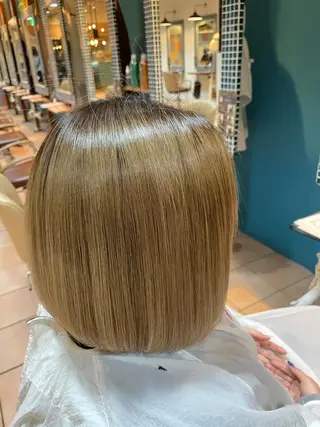 ショート カラー 吉田 瑛美のヘアスタイル