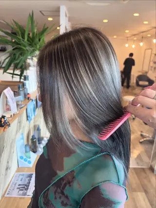 カラー なつ / ハイライト / 髪質改善カラーのヘアスタイル