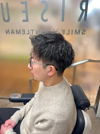 ショート パーマ メンズ 佐々木 優人のヘアスタイル