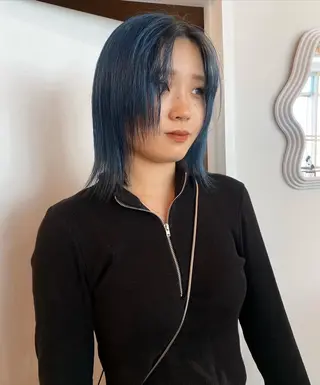 ミディアム 透明感カラー レイヤー/むつきのヘアスタイル