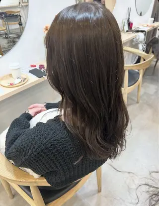 ミディアム オリーブ/ ナカミネアキナのヘアスタイル