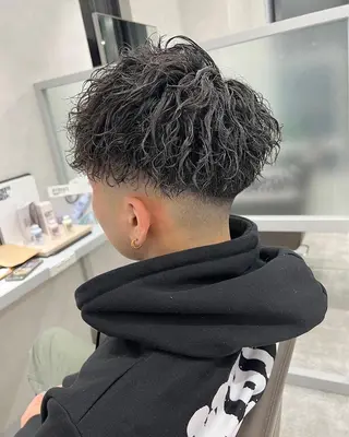 ショート カラー パーマ メンズ 関西センターパート メンズモデル募集のヘアスタイル