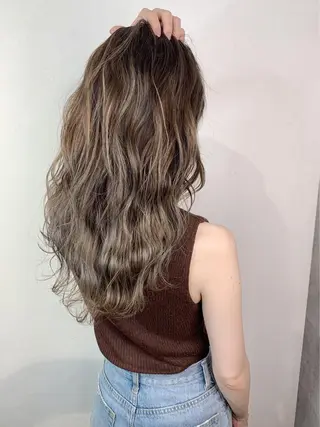 セミロング カラー _WHITE+ 南海難波店のヘアスタイル