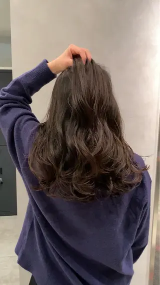 パーマ コテ巻き風パーマ🫧 韓国パーマ反町海大のヘアスタイル