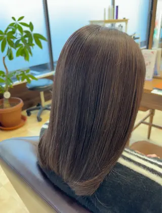 ミディアム 小島華未/ ヘアカラー/髪質改善のヘアスタイル