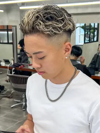 カラー パーマ メンズ 豊崎 佑輔のヘアスタイル