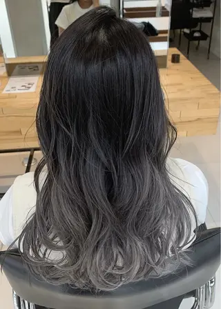 セミロング カラー Lino by hoNuaのヘアスタイル