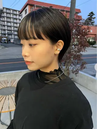 ショート カラー 網谷 萌夏のヘアスタイル