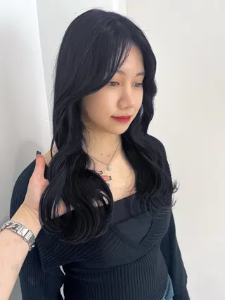 ロング カラー 暗髪🩶ラベンダー/ ブルー/ユウナ🤍のヘアスタイル