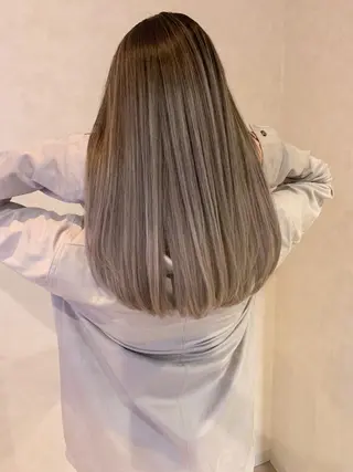 ロング Lit.豊橋 夏目のヘアスタイル
