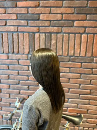 カラー SMITHAVEDA所属・石原 優輝のヘアスタイル