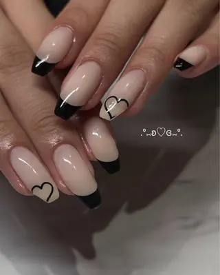 ネイル mikoto 🎀 艶々美フォルムのネイルデザイン