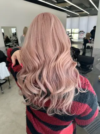 ロング カラー 服部 しおんのヘアスタイル