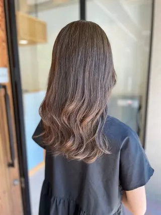 セミロング カラー 小島 仁美のヘアスタイル