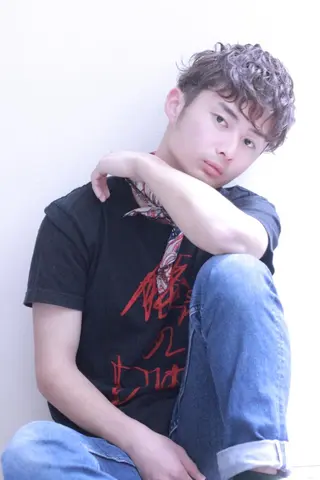 ショート カラー パーマ メンズ 及川 光のヘアスタイル