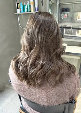 セミロング カラー LeAng所属・佐伯 桃のヘアスタイル