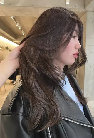ロング カラー レイヤーカット/ 酸性ストレート梅田のヘアスタイル