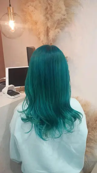 セミロング カラー yuumi 👱🏻‍♀️のヘアスタイル