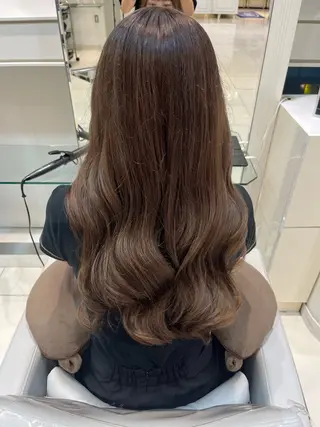 ロング Above /yoshimiのヘアスタイル