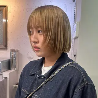 ショート 小顔に見えるボブ 透明感カラー🪽のヘアスタイル