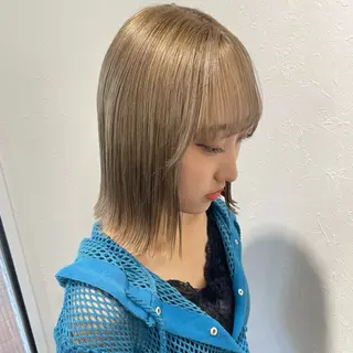 ミディアム カラー shiho .のヘアスタイル