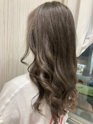 セミロング カラー 永倉 はるかのヘアスタイル