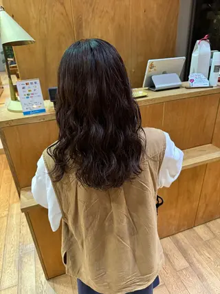 ミディアム パーマ 大橋 芽衣のヘアスタイル