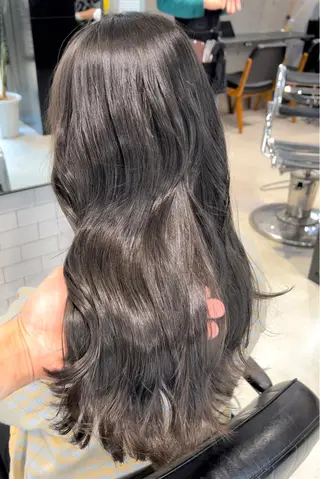 ロング カラー 赤みゼロ/透明感 カラー🌿KANTAのヘアスタイル