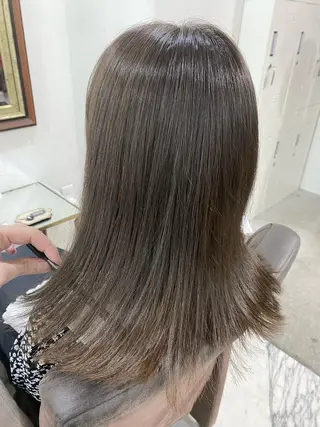 セミロング カラー 👑圧倒的カラー👑 佐々木祐希のヘアスタイル