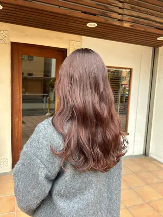 ロング カラー putri 川邉 優花のヘアスタイル