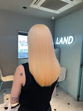 セミロング カラー ブリーチカラー 🩵MIZUKIのヘアスタイル
