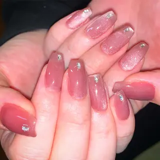 ネイル さゆり￤推しキャラ ￤ロングネイル🩷のネイルデザイン