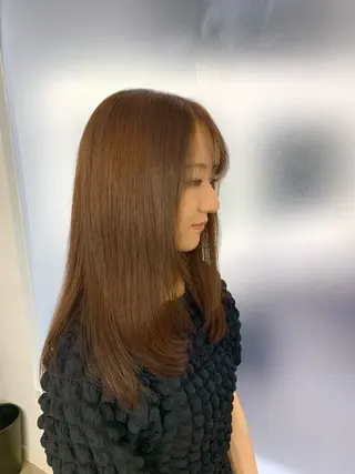 セミロング カラー くさの しおりのヘアスタイル