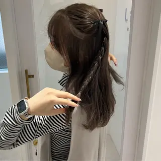 セミロング カラー ヘアアレンジ チアキ ジュリのヘアスタイル