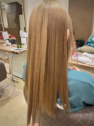 ロング カラー 黒田 愛梨のヘアスタイル